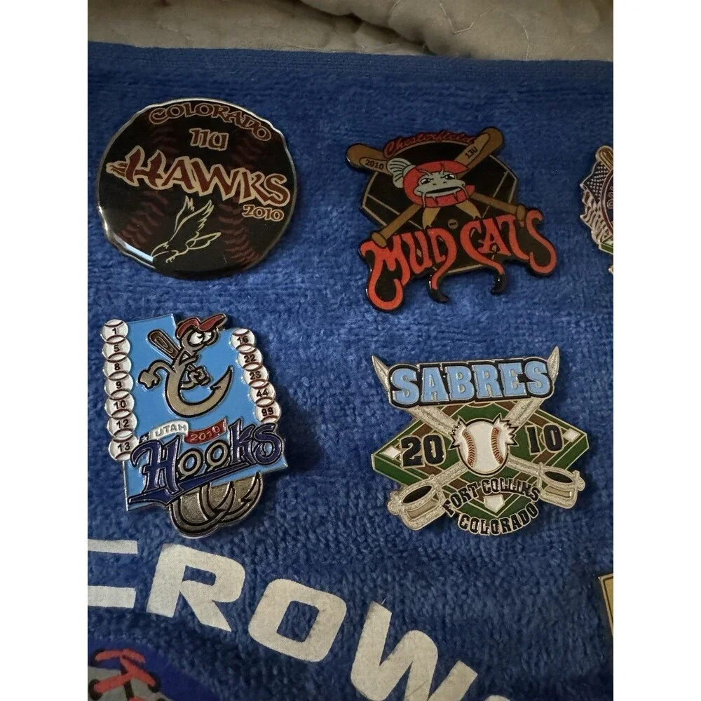 2010 Little League Triple Crown World Series Steamboat Springs Towel & Pin Lot